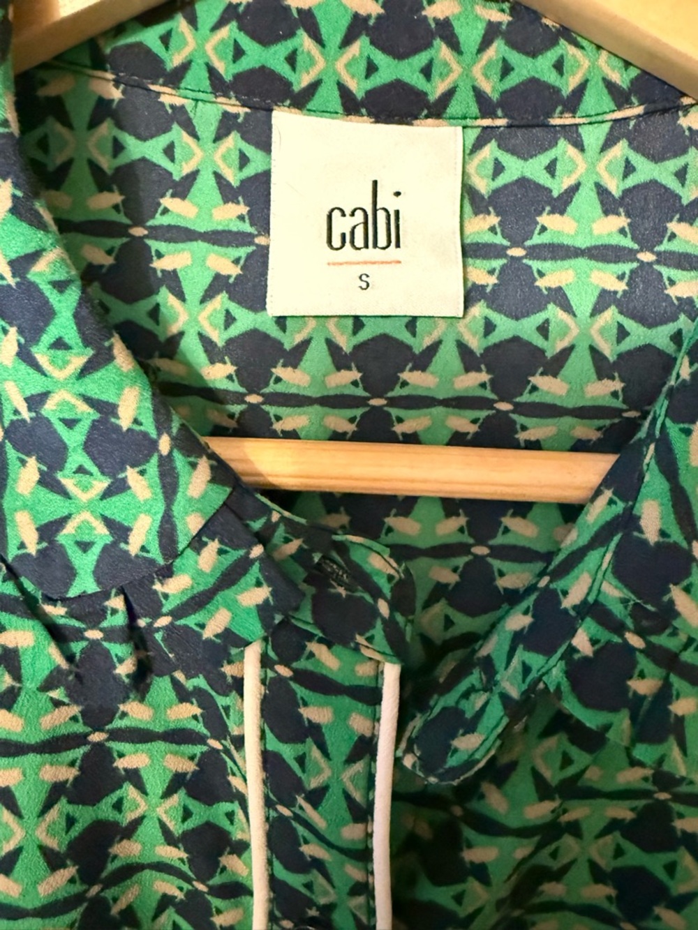 NWOT!!  Beautiful CAbi Rodeo Mixed Navy Floral Patchwork Button-Down Shirt - Picture 6 of 7